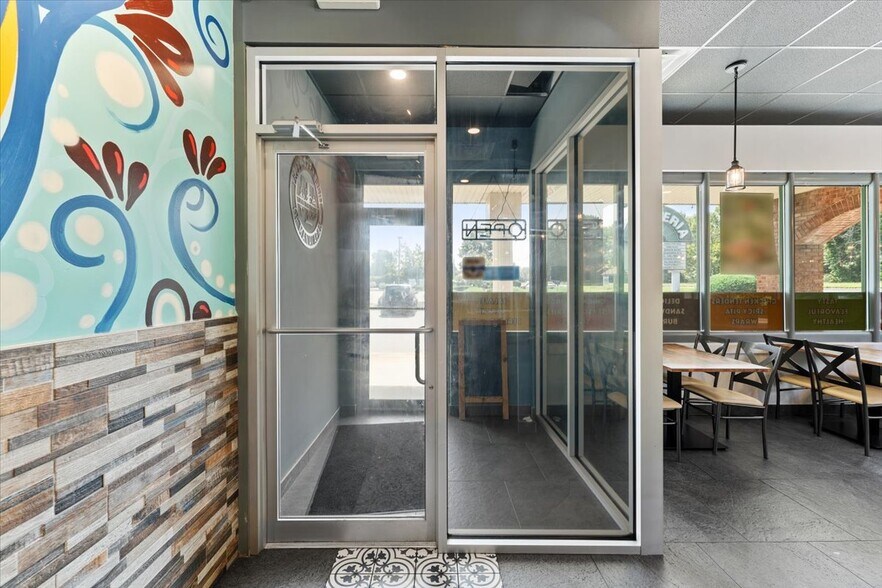 More Photos Of 100 US Highway 9, Manalapan Township Restaurant For Sale