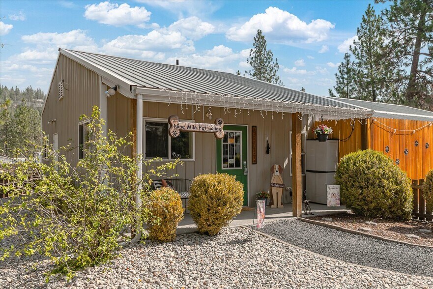 More Photos Of 6297 Sundown Dr, Nine Mile Falls Specialty For Sale