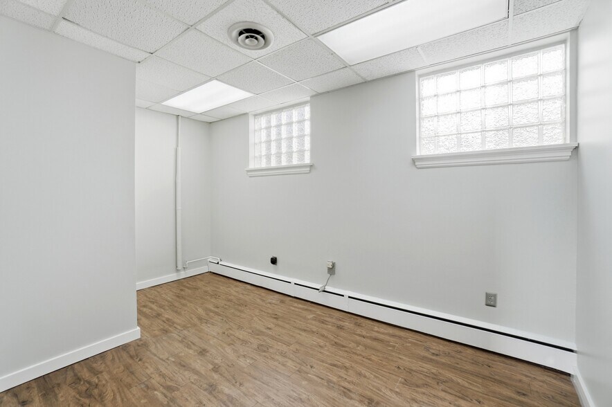 More Photos Of 2337 Victory Pky, Cincinnati Office Residential For Sale