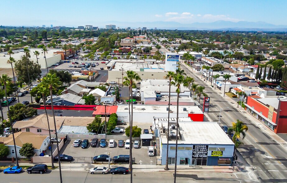 More Photos Of 1926 S Main St, Santa Ana Office For Lease