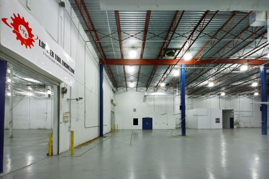 More Photos Of 2851 Evans St, Hollywood Warehouse For Lease