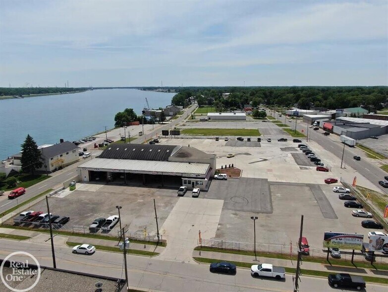 More Photos Of 3519 Military St, Port Huron Industrial For Sale