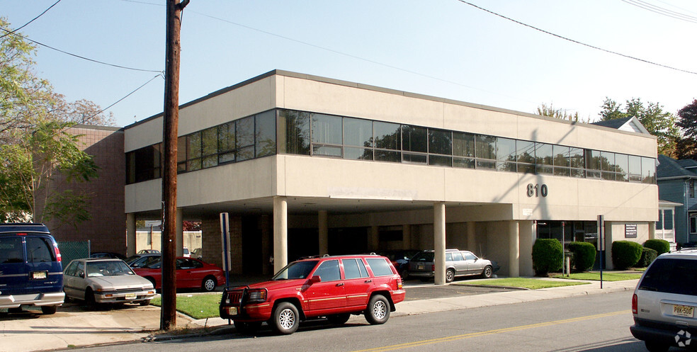 Primary Photo Of 810 Main St, Hackensack Medical For Lease