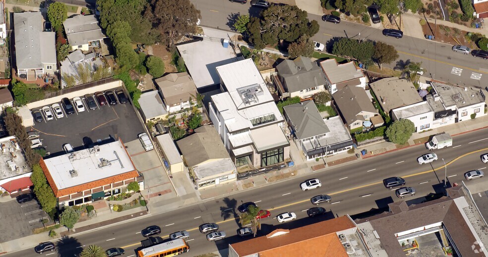 More Photos Of 422 S Pacific Coast Hwy, Redondo Beach Loft Creative Space For Sale