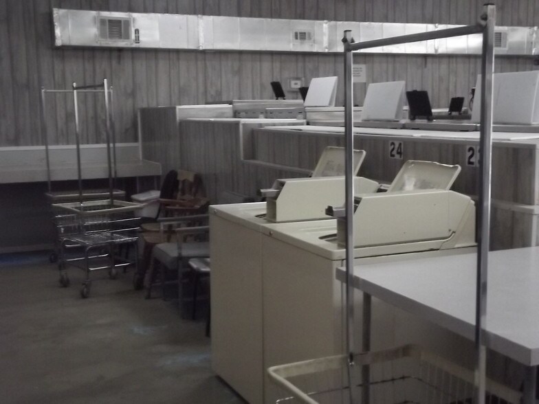 More Photos Of 3685 Highway 19, Huntsville Storefront Retail Residential For Sale