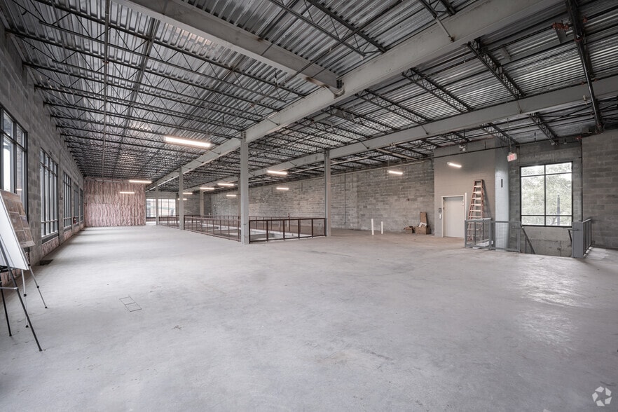 More Photos Of 12100 Collegiate Way, Orlando Unknown For Lease