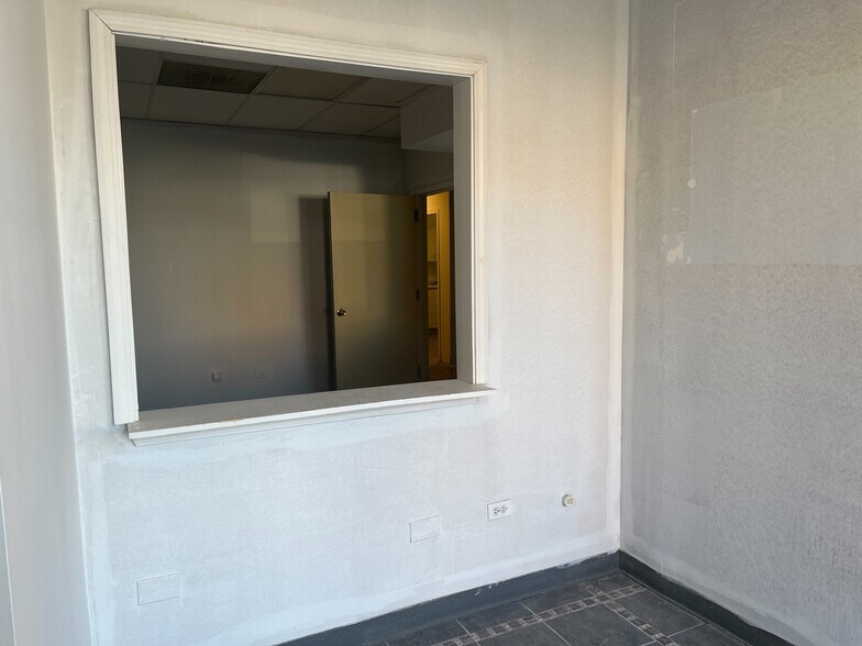 More Photos Of 3401-3409 W Fullerton Ave, Chicago Storefront Retail Office For Lease
