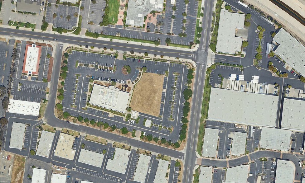 More Photos Of 400 E Rincon St, Corona Office For Sale