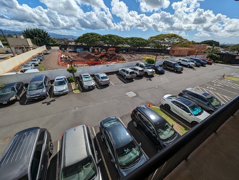More Photos Of 94-1042 Ka Uka Blvd, Waipahu Storefront Retail Office For Lease