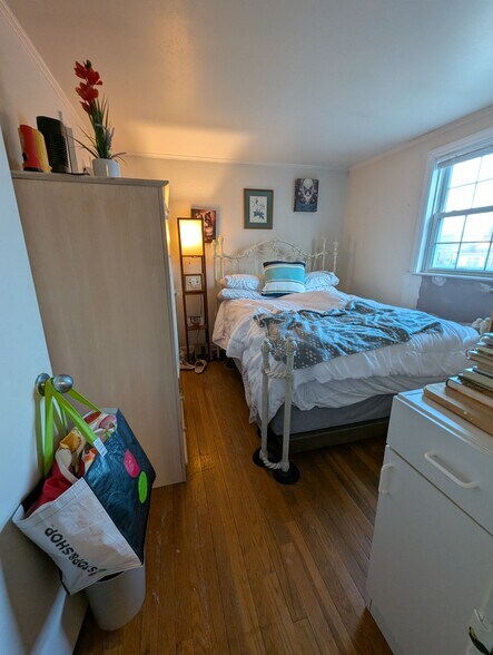 More Photos Of 28 Bohack Ct, Sayville Apartments For Sale
