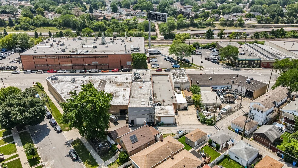 More Photos Of 5481 N Northwest Hwy, Chicago Storefront Retail Residential For Sale