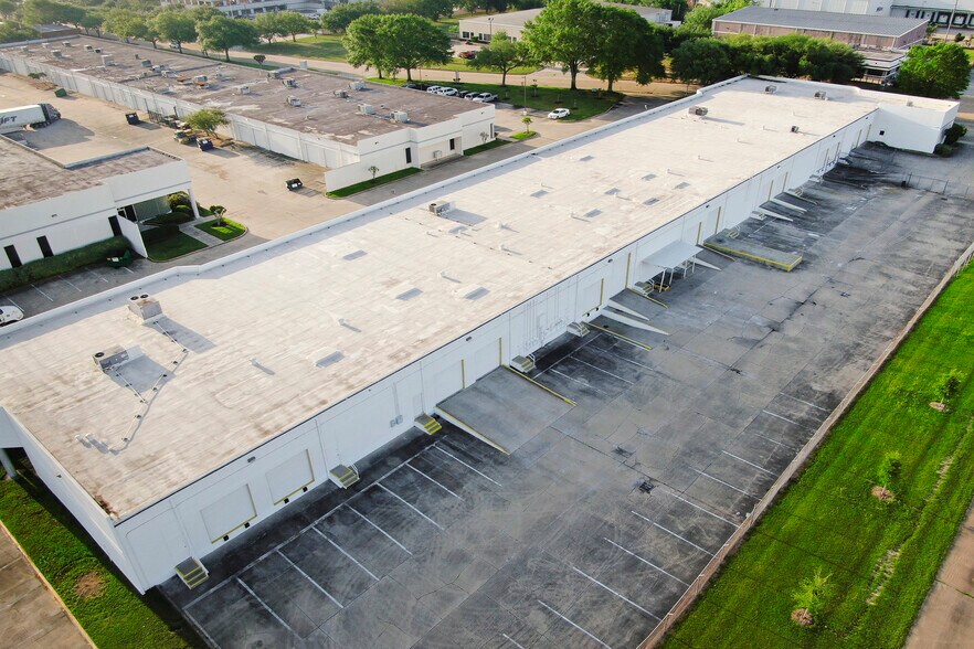 More Photos Of 283 Lockhaven Dr, Houston Warehouse For Lease