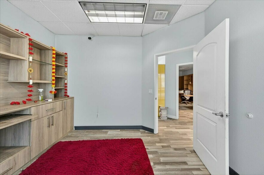 More Photos Of 2695 N Fowler Ave, Fresno Light Distribution For Lease