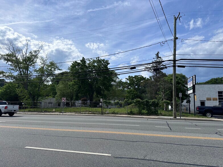More Photos Of 449 E Jericho Tpke, Huntington Station Land For Sale