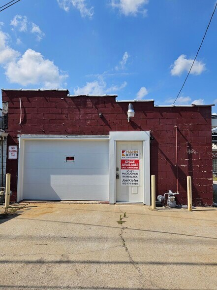 More Photos Of 2314 W Franklin St, Evansville Storefront Retail Residential For Lease