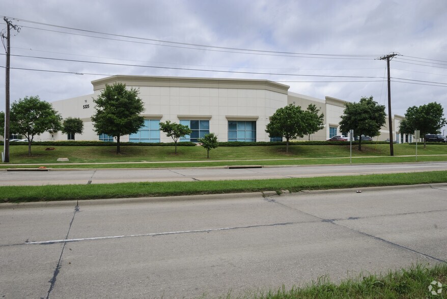 More Photos Of 5325 FAA Blvd, Irving Warehouse For Lease