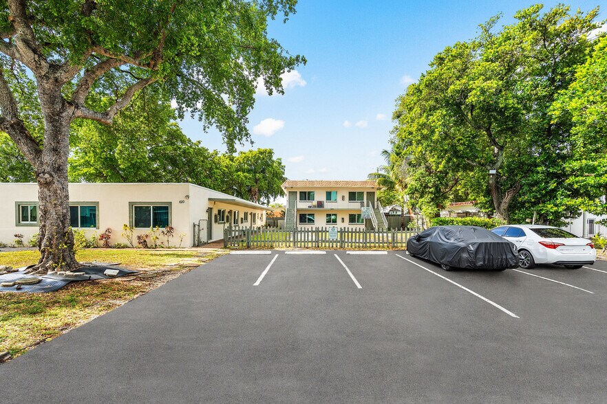 More Photos Of 620 SW 7th St, Pompano Beach Apartments For Sale