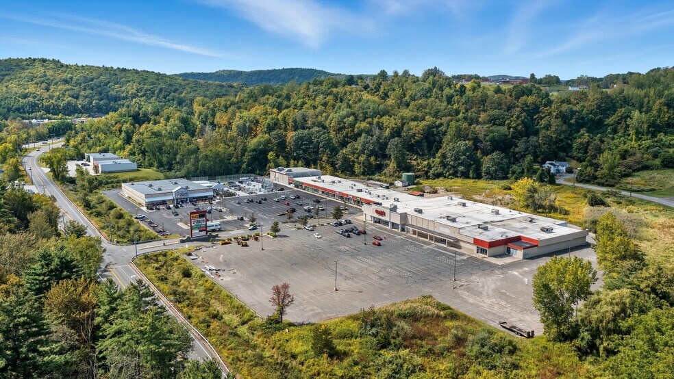 More Photos Of 380 New Hartford Rd, Barkhamsted Storefront For Lease