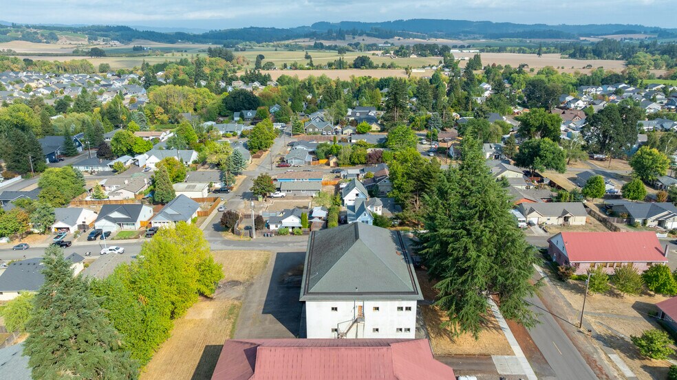 More Photos Of 229 E Monroe St, Carlton Apartments For Sale