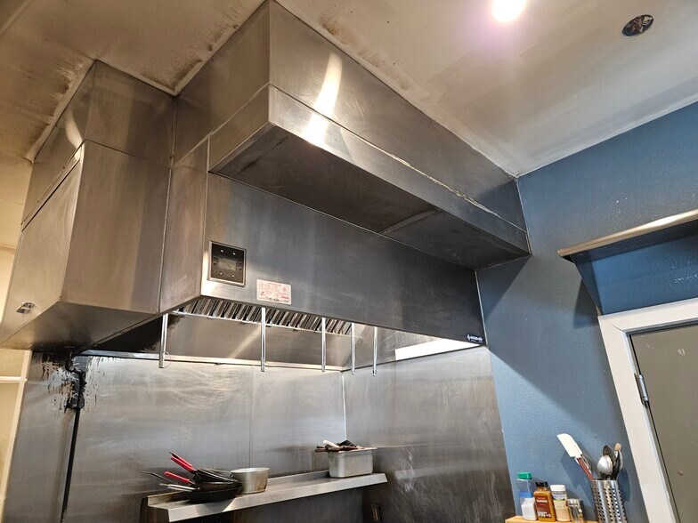 More Photos Of 620 E Sierra Ave, Portola Restaurant For Sale