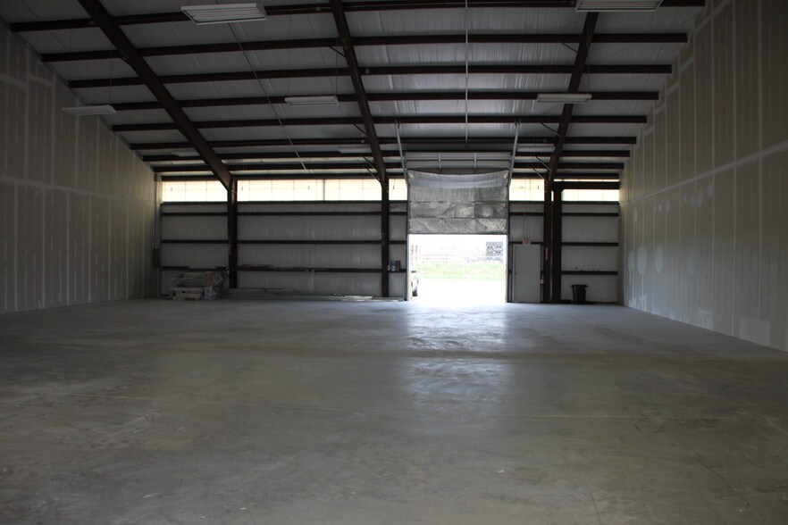More Photos Of 16333 Mueschke Rd, Cypress Warehouse For Lease