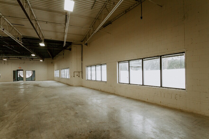 More Photos Of 5575-5599 W 78th St, Edina Research And Development For Lease