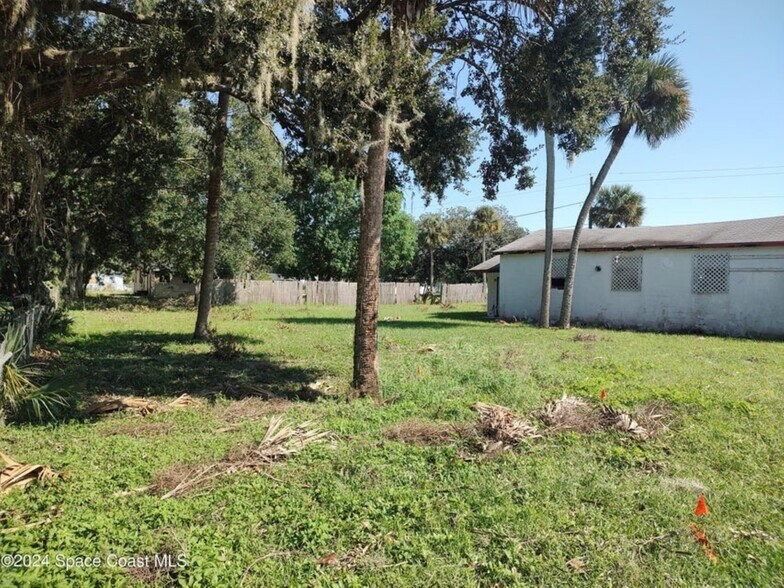 More Photos Of 929 S Deleon Ave, Titusville Specialty For Sale