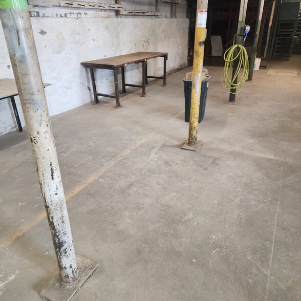 More Photos Of 100 Lawton St, Torrington Manufacturing For Lease