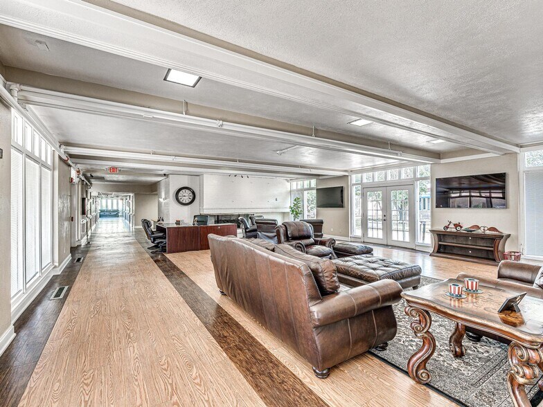 More Photos Of 901 NW 25th St, Oklahoma City Healthcare For Sale