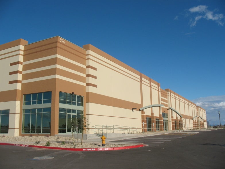 More Photos Of 596 E Germann Rd, Gilbert Warehouse For Lease