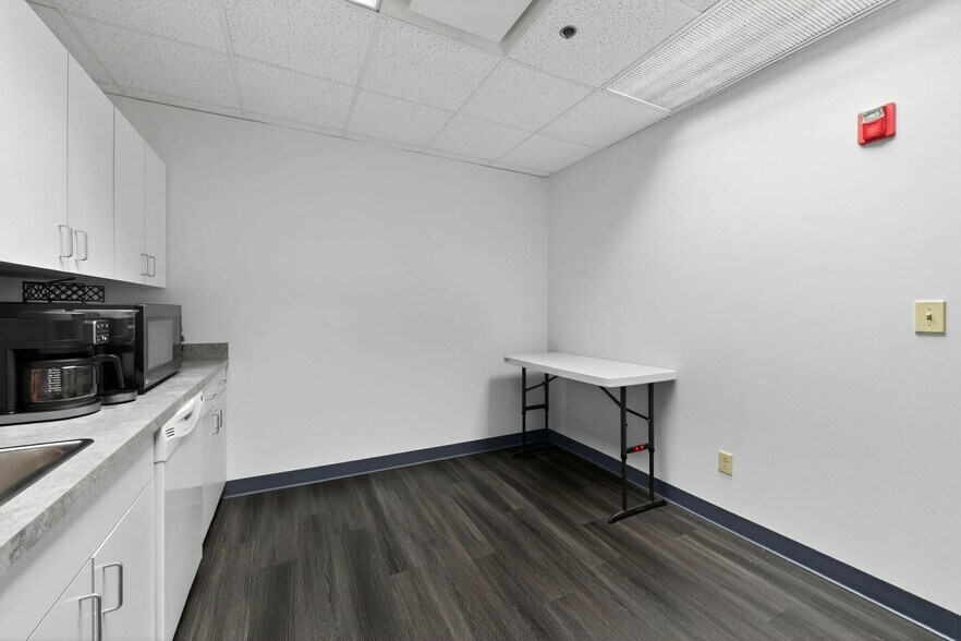 More Photos Of 400 TechneCenter Dr, Milford Office For Sale