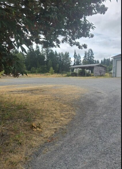 More Photos Of 10404 229th St E, Graham Flex For Lease