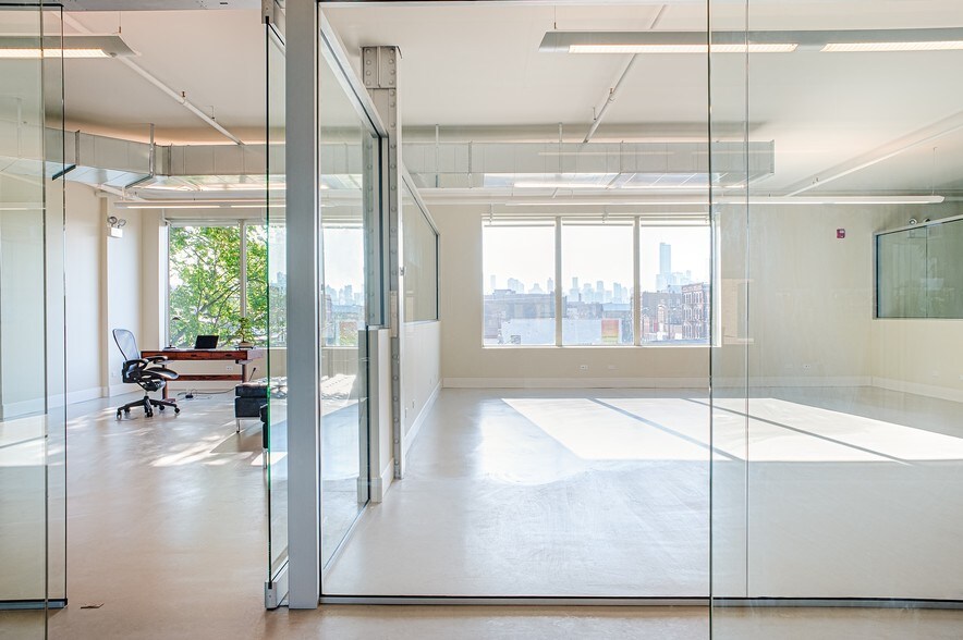 More Photos Of 1620 W Chicago Ave, Chicago Flex For Sale