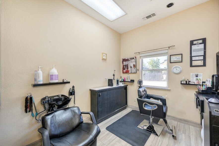 More Photos Of 707-709 Natoma St, Folsom Storefront Retail Office For Sale