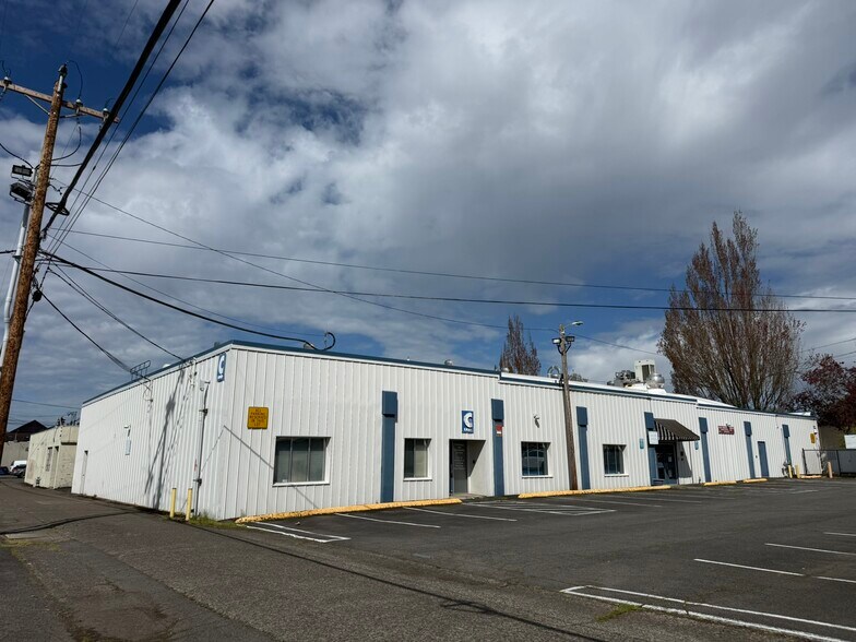 More Photos Of , Salem Office For Sale