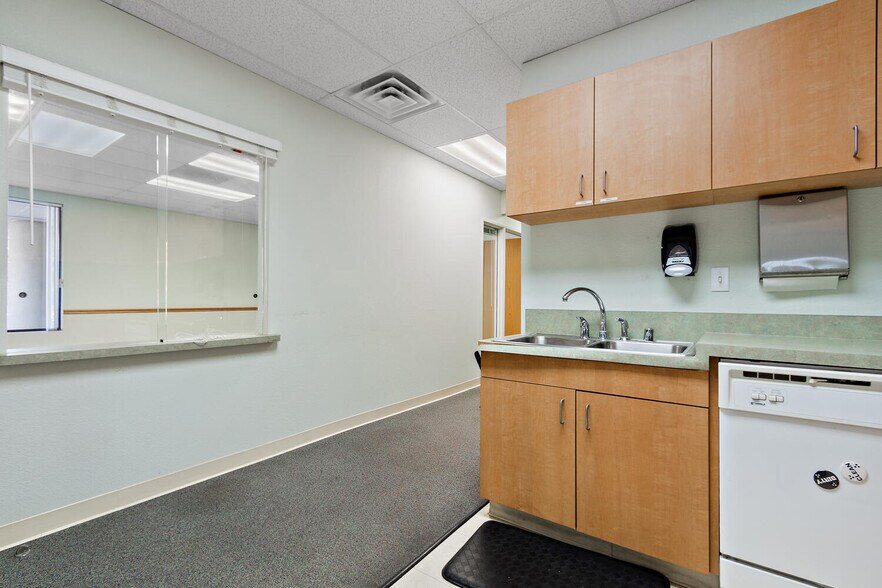 More Photos Of 1801 Hanover Dr, Davis Office Residential For Lease