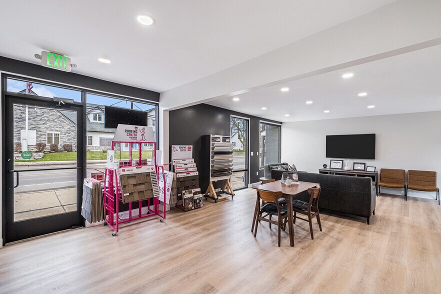 More Photos Of 8127 Miller Rd, Swartz Creek Office For Sale