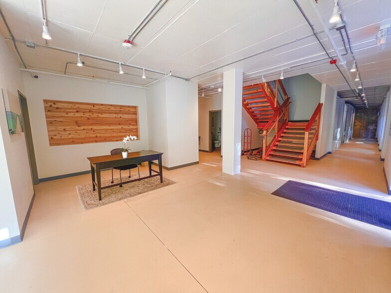 More Photos Of 6455 Fletcher Bay, Bainbridge Island Self Storage For Sale