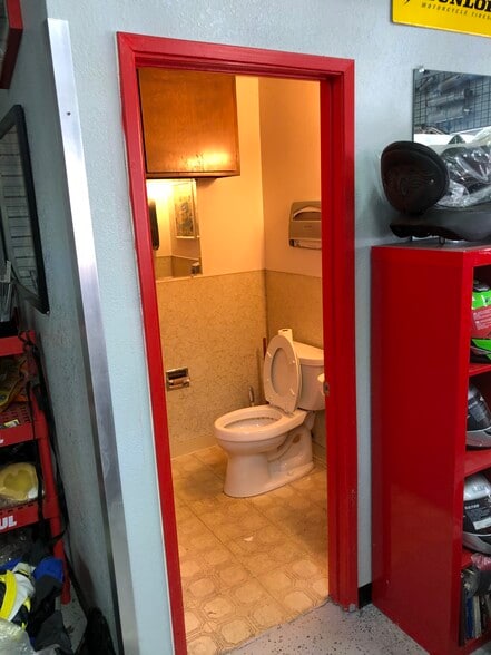 More Photos Of 3145 Coffey Ln, Santa Rosa Warehouse For Sale