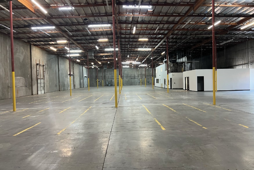 More Photos Of 731 W Fairmont Dr, Tempe Warehouse For Lease
