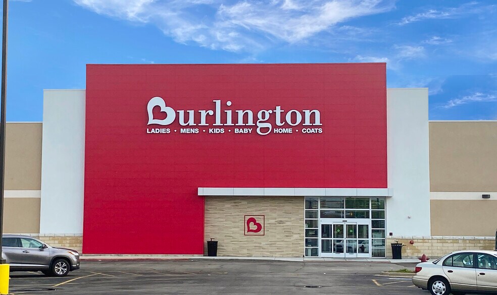 Primary Photo Of 100-298 W Roosevelt Rd, Villa Park Unknown For Lease