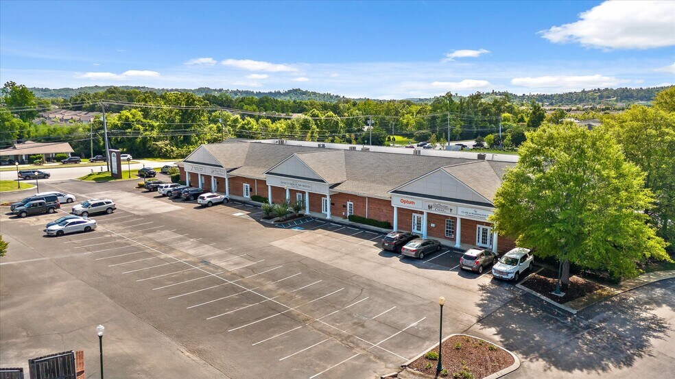 More Photos Of 7446 Shallowford Rd, Chattanooga Medical For Lease