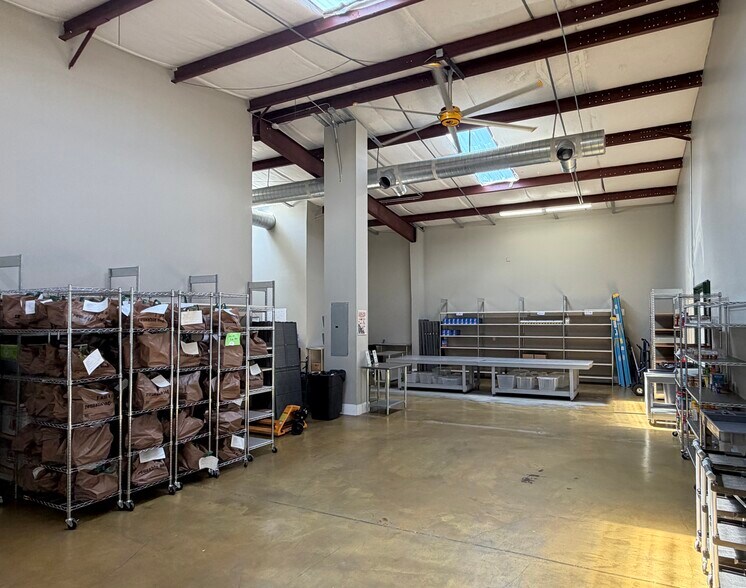 More Photos Of 132 Market St, Santa Rosa Beach Warehouse For Sale