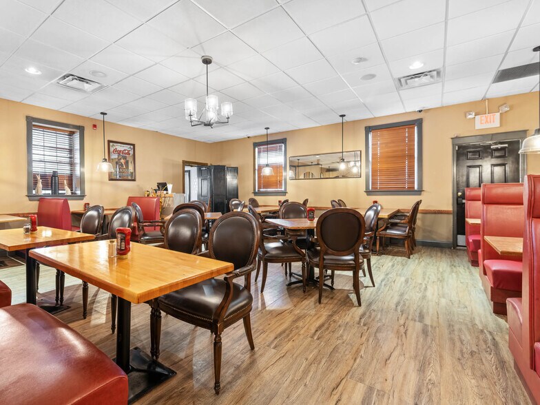 More Photos Of 176 Columbus Ave, Pawtucket General Retail For Sale