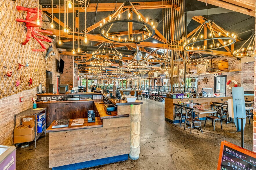 More Photos Of 200 Nut Tree Pky, Vacaville Restaurant For Sale