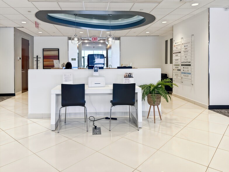 More Photos Of 100 S Saunders Rd, Lake Forest Coworking Space