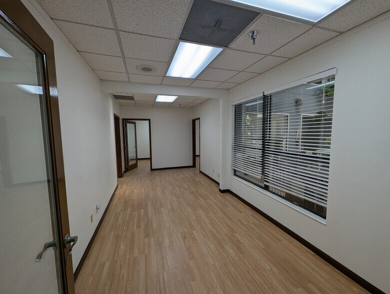 More Photos Of 4005 Menchaca Rd, Austin Medical For Sale