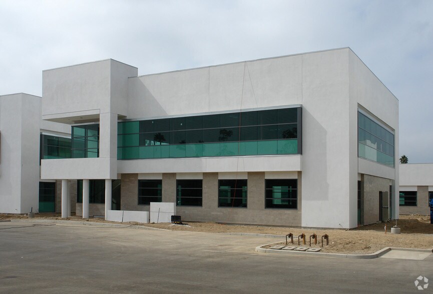 More Photos Of 2851 N Ventura Rd, Oxnard Office For Sale