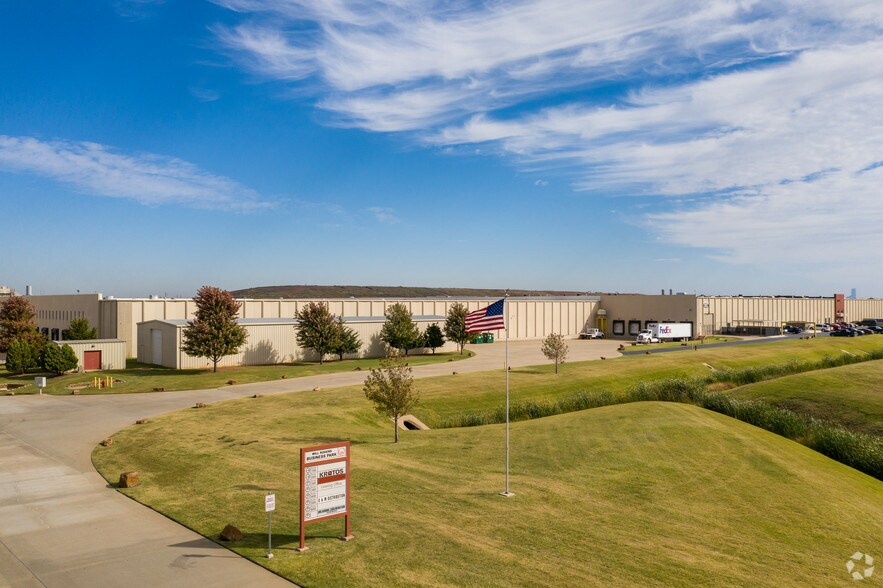 More Photos Of 7501 SW 29th St, Oklahoma City Distribution For Lease