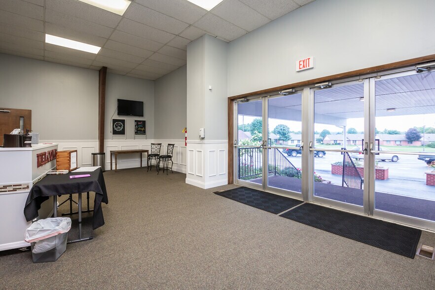 More Photos Of 733 Country Club Dr, Xenia Religious Facility For Sale